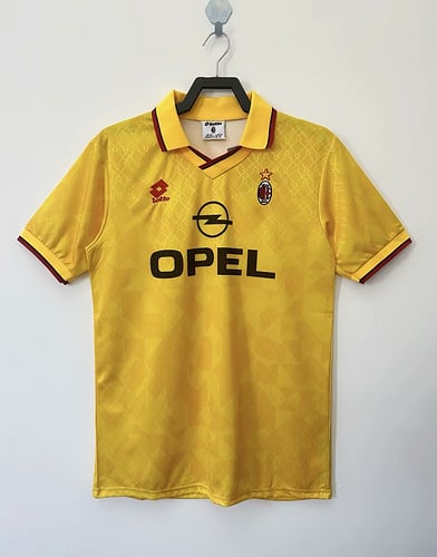 Retro 95/96 AC Milan Tercera Amarilla
