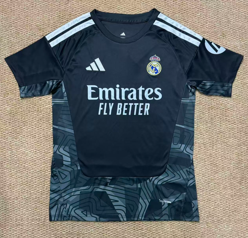 Versión Aficionado 26/27 Real Madrid Portero black