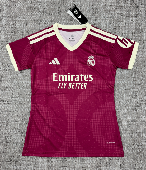 Versión Aficionado 26/27 Real Madrid Segunda Visita Mujer