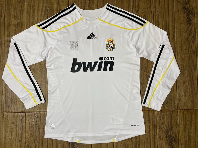 Retro 09/10 Real Madrid Local - Larga